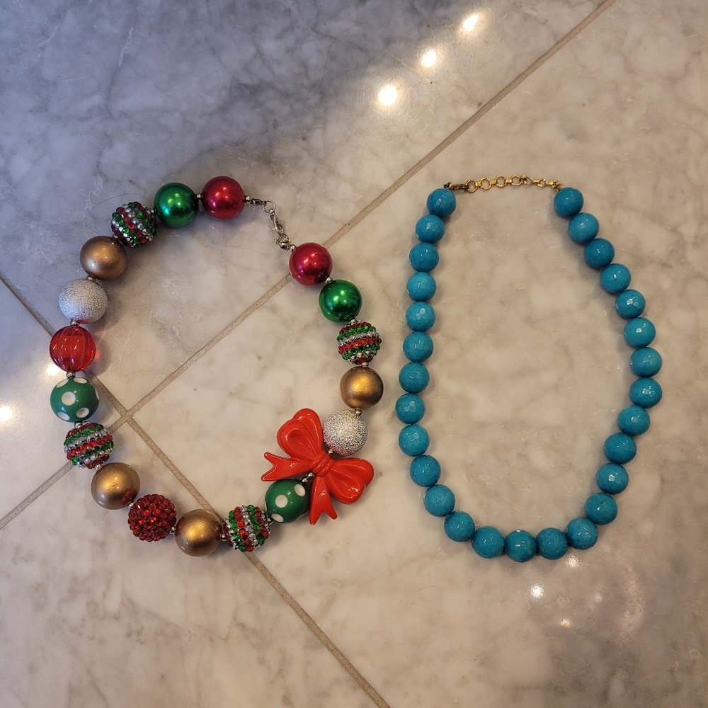 Super cute bunch of 2 holiday necklaces